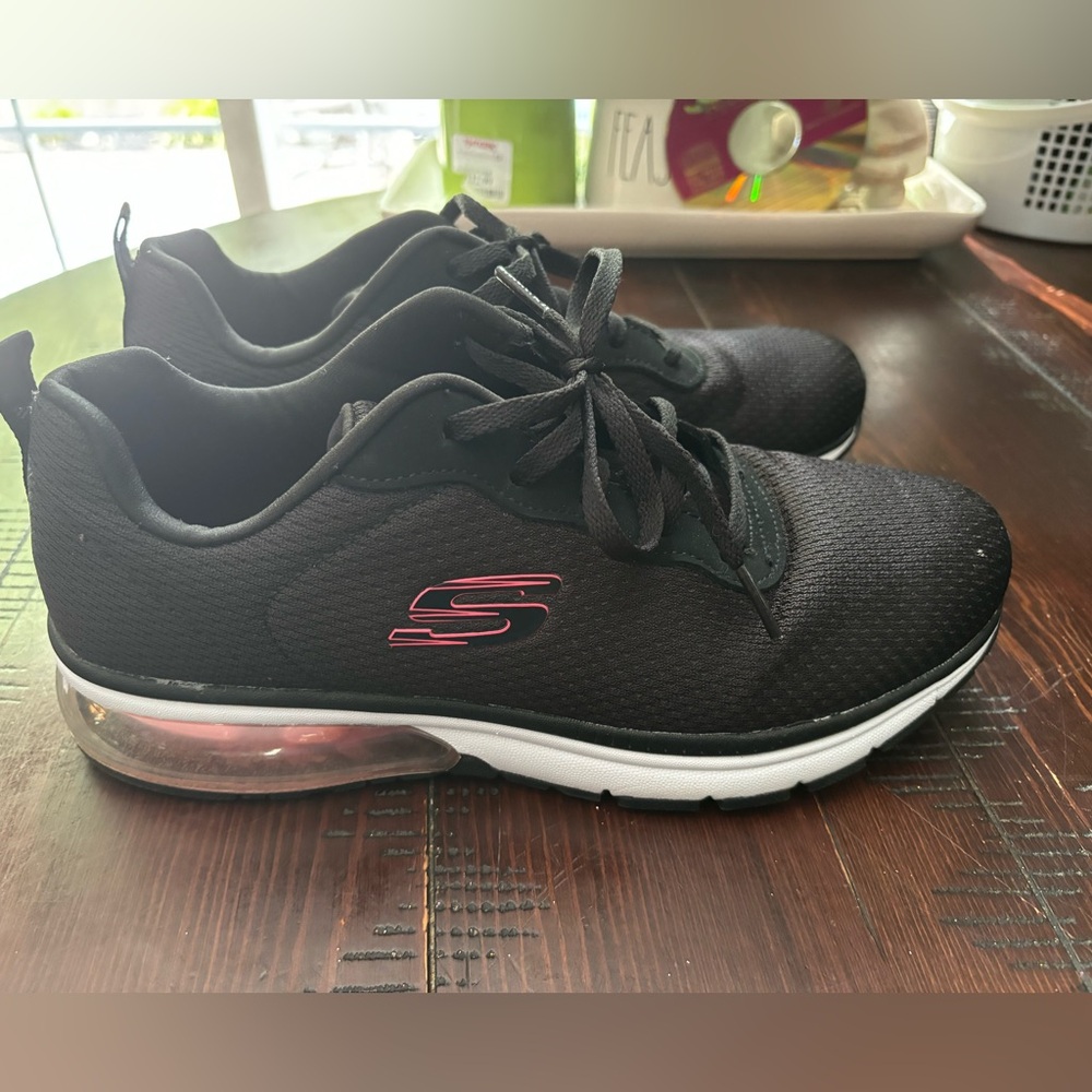 Skechers Women Memory Foam Sneaker Shoes In Black/White Size: 9.5